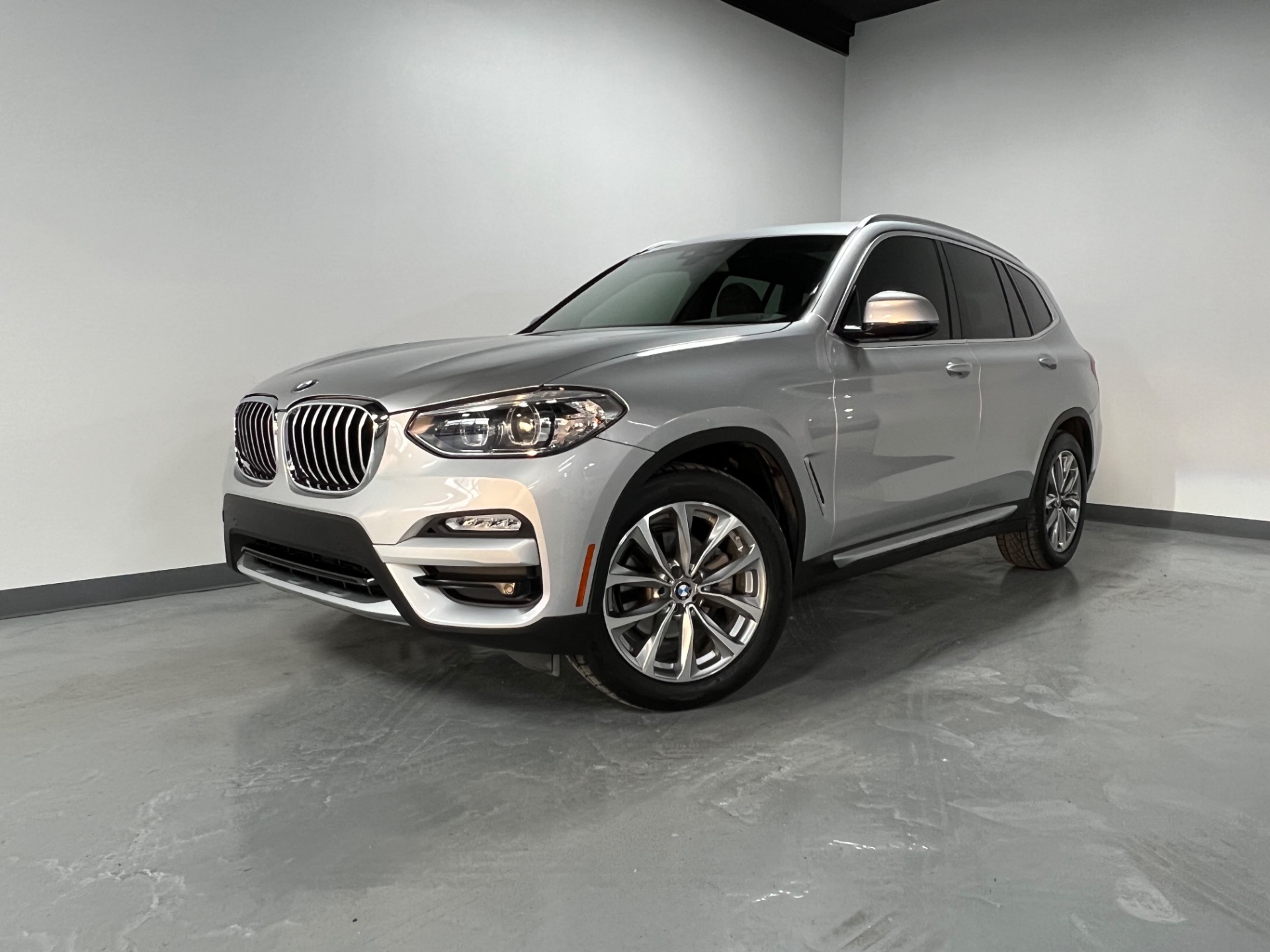 Check Windshield Wiper / Washer Fluid: 2018 BMW X3 xDrive30i 2.0L