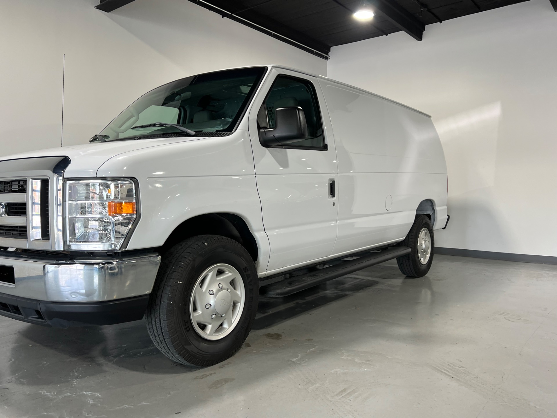 2013 ford store e250 cargo van