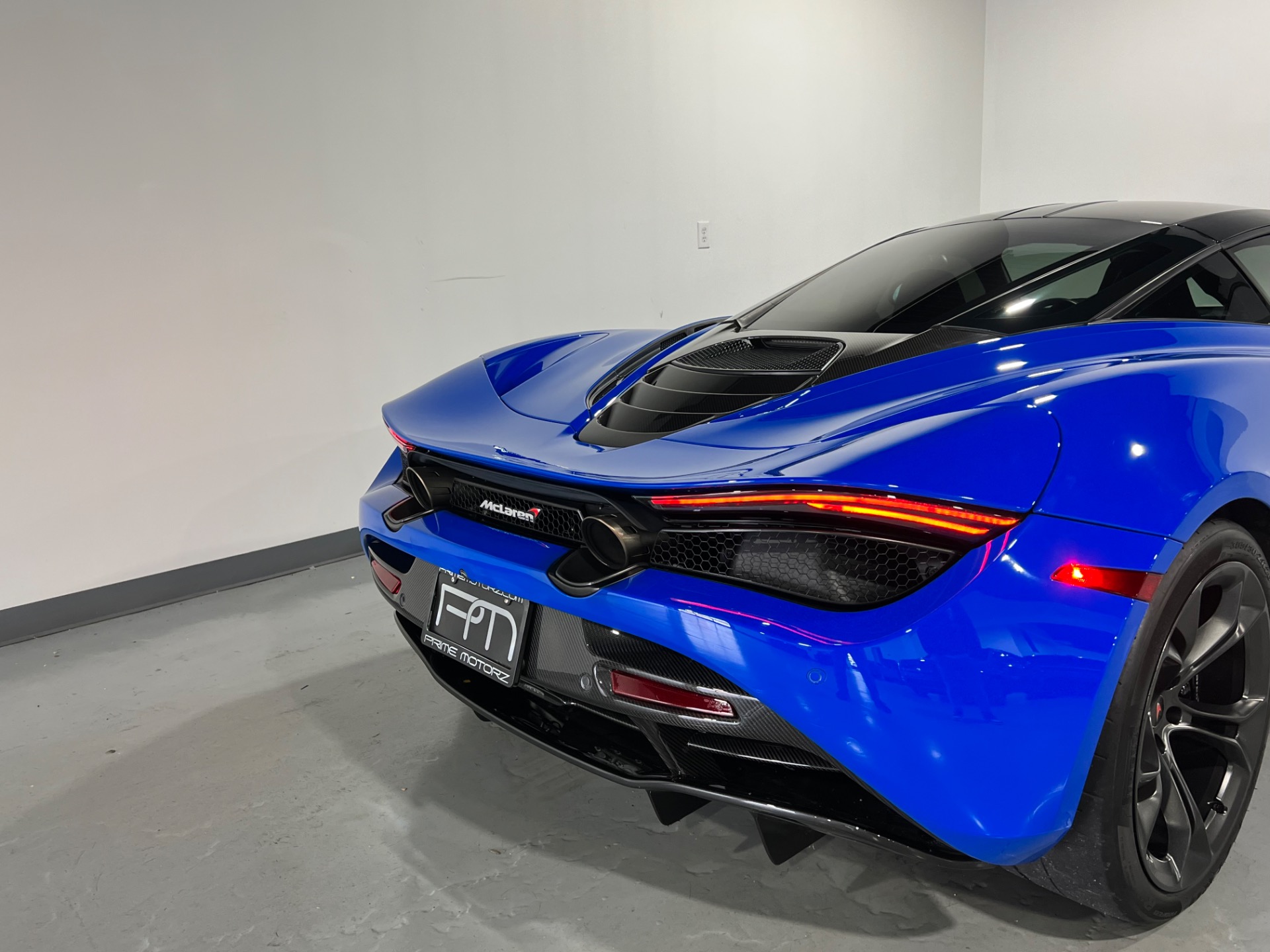 Used 2018 Paris Blue McLaren 720S Performance Coupe Twin turbo V8 720HP  Performance For Sale (Sold)